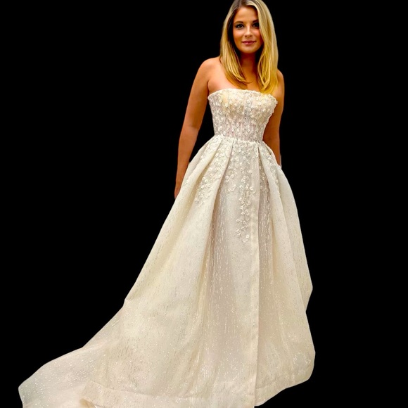 Ricca Sposa Dresses & Skirts - Celebrity Owned Wedding Dress